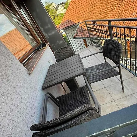Nukic Apartment *